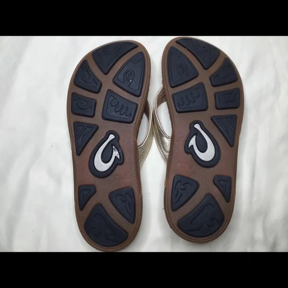 OluKai Kumu Gold Flip Flop Sandals - 7 - Picture 6 of 8